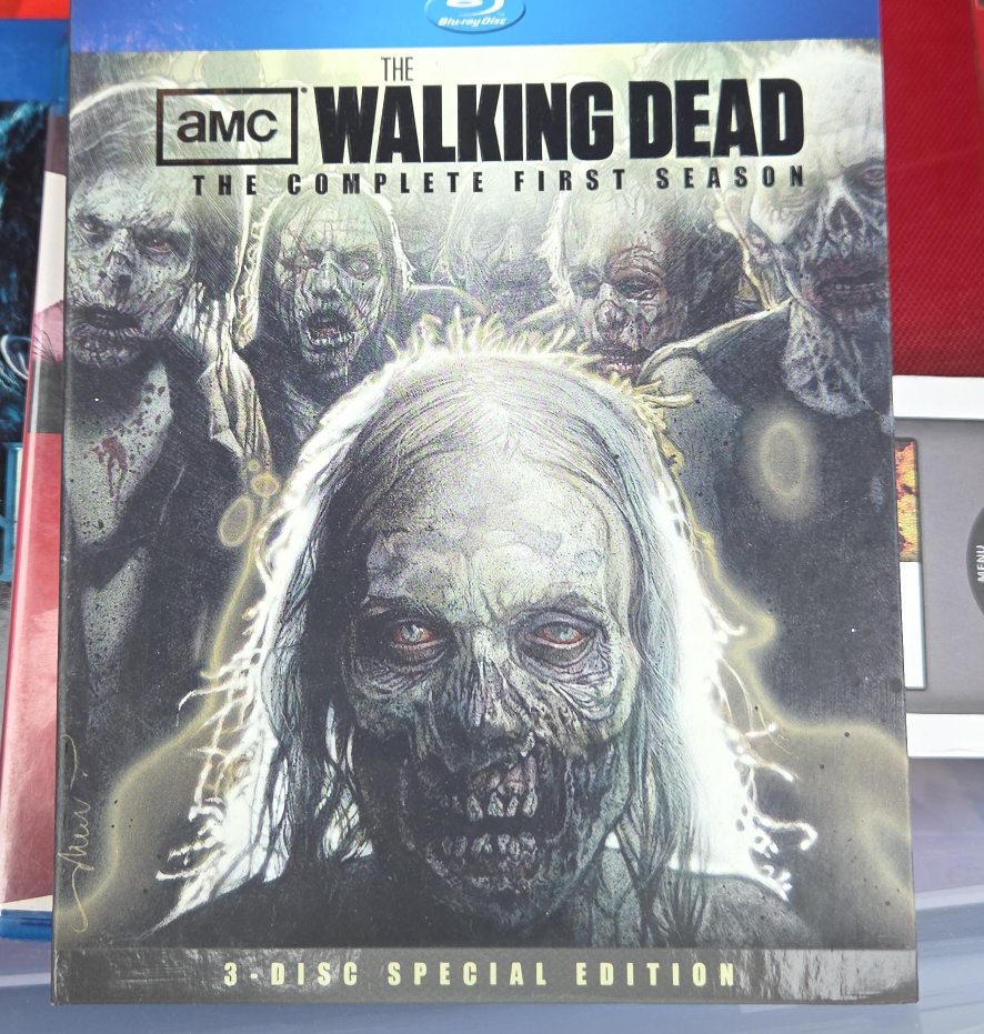The Walking Dead: Complete First Season Blu-ray