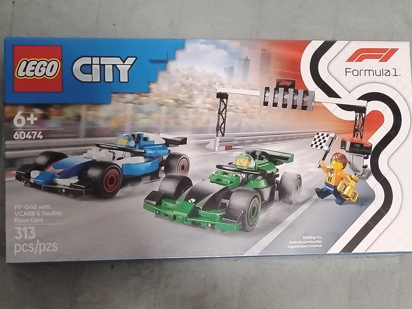 New LEGO City F1 Grid with VCARB & Sauber Race Cars thumbnail