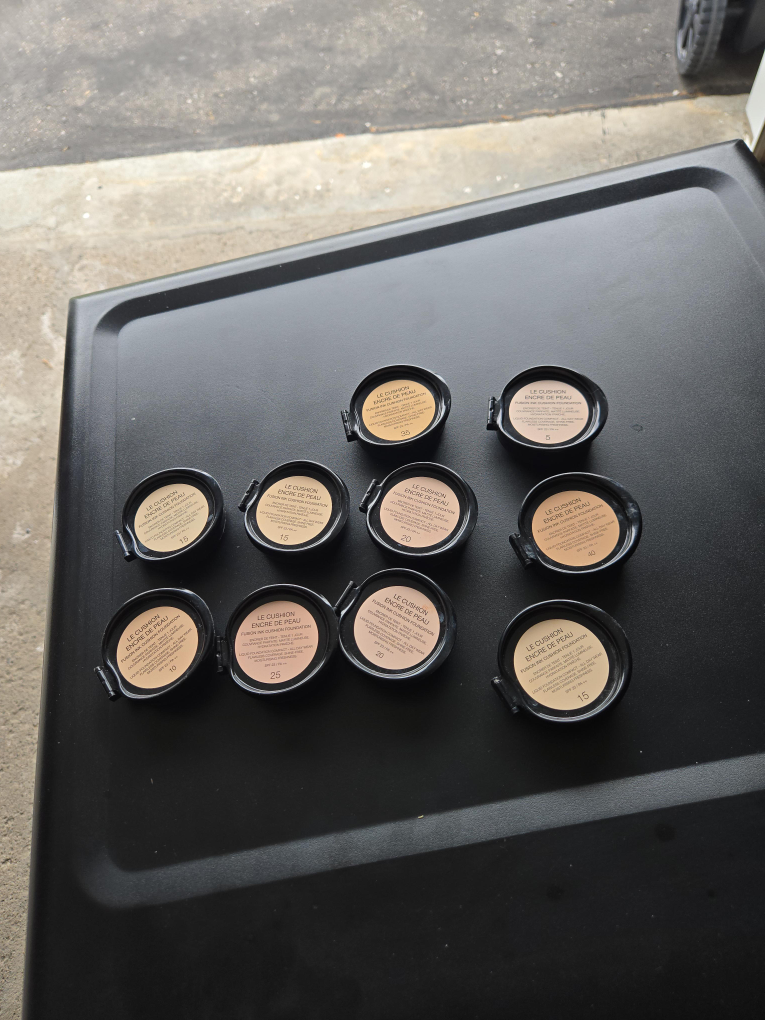 Yves Saint Laurent Le Cushion Encre De Peau Foundation thumbnail