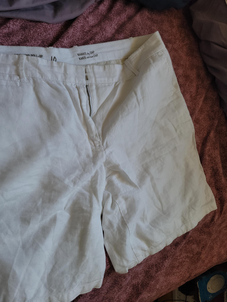 GAP Khakis Roll-Up Shorts - Size 10 thumbnail