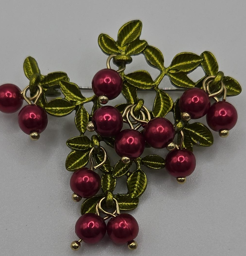 Red Berries & Green Leaves Brooch thumbnail