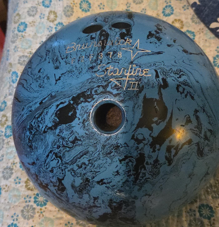 Brunswick Starfire II Bowling Ball thumbnail