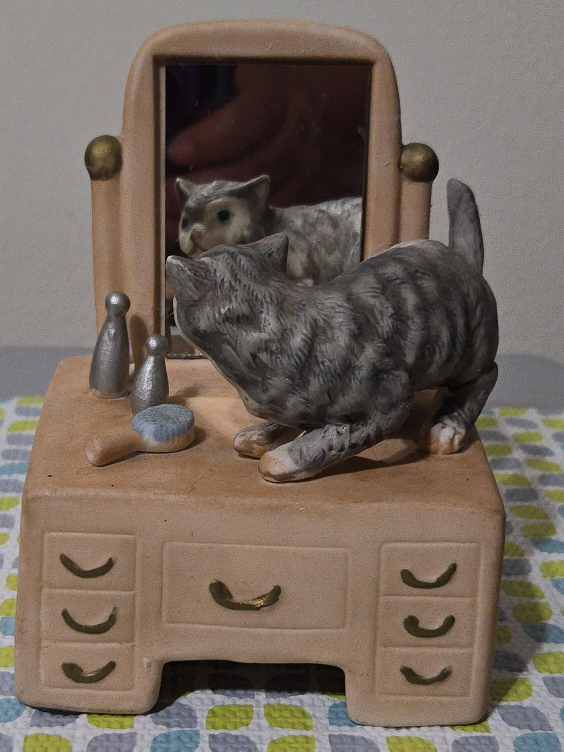 🧡 Vintage Music Cat Figurine at Vanity Table thumbnail