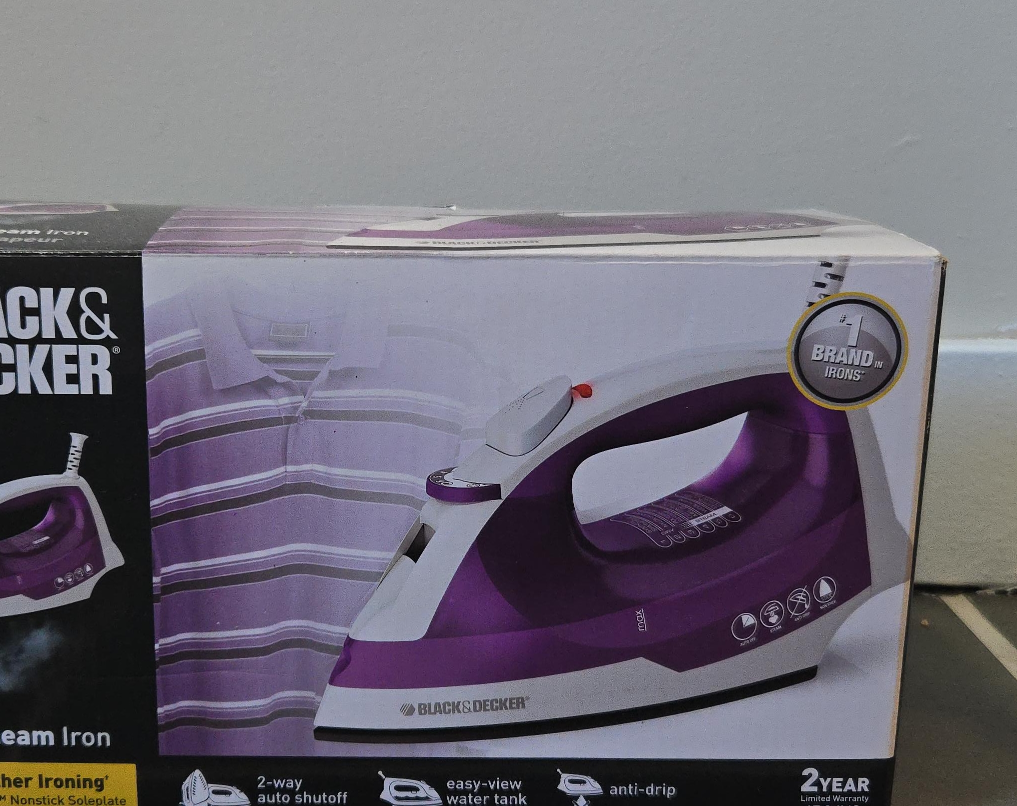Black & Decker Purple Steam Iron thumbnail