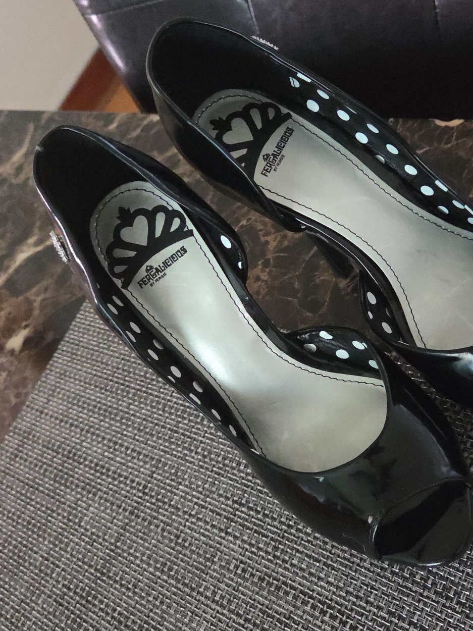 FERGALICIOUS by Fergie Black Heels thumbnail