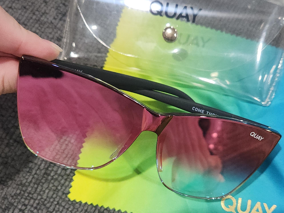 QUAY Come Thru Sunglasses thumbnail