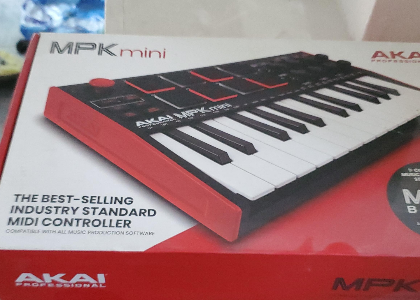AKAI MPK mini MIDI Controller - Like New! thumbnail