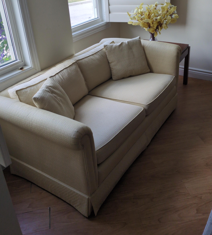 Cream-coloured Loveseat thumbnail