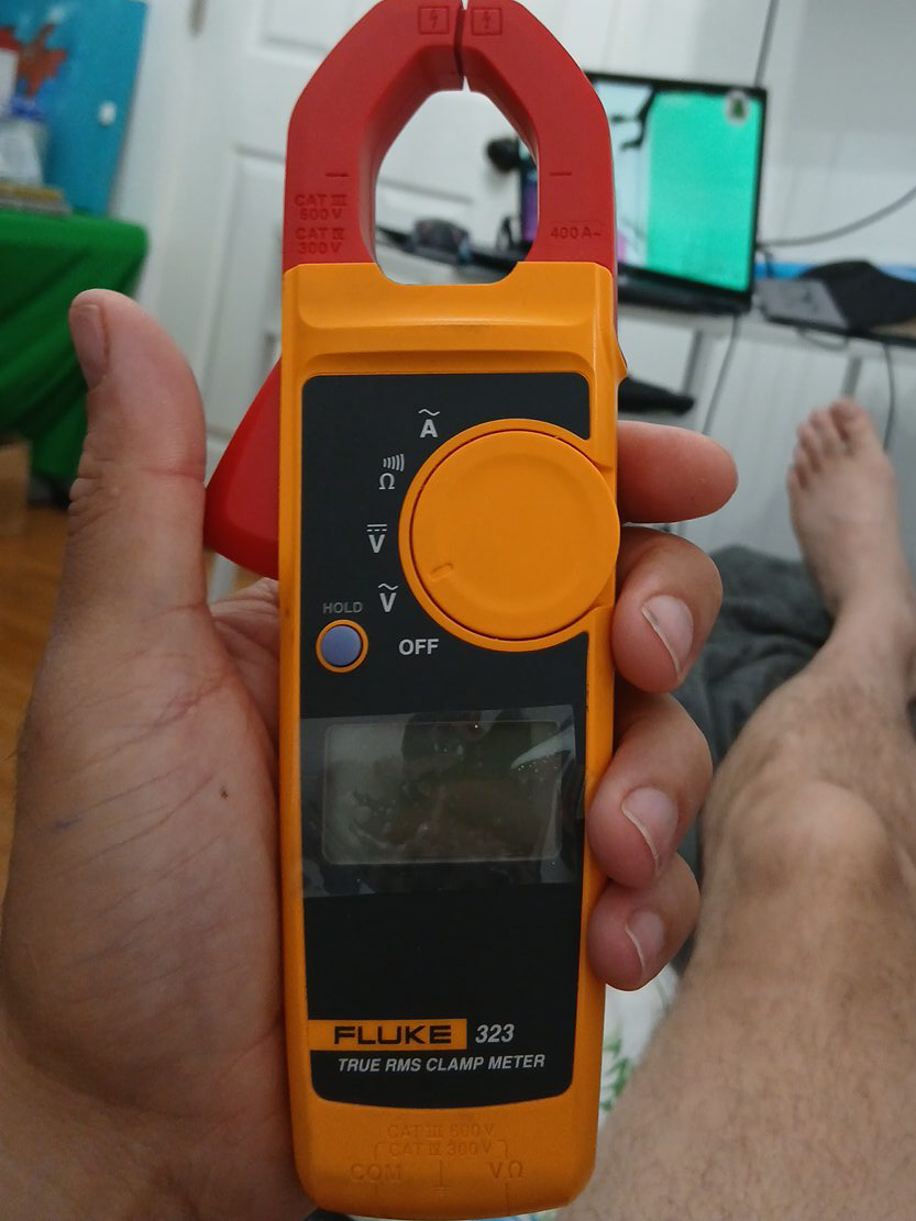Fluke 323 True RMS Clamp Meter thumbnail