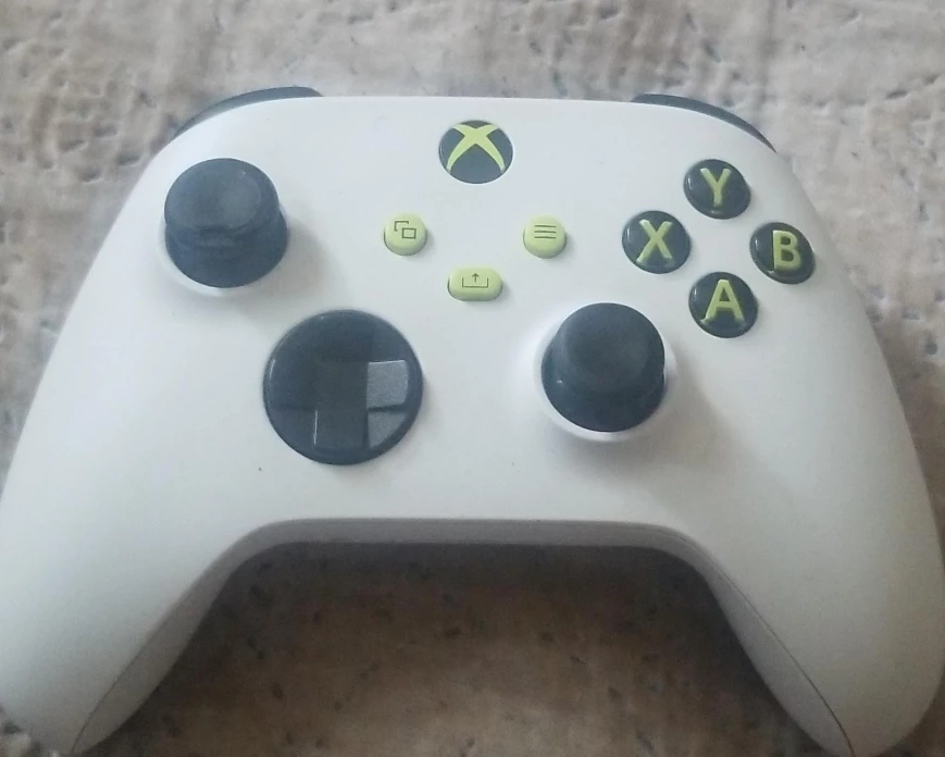 Xbox Series X/S Custom White Controller thumbnail
