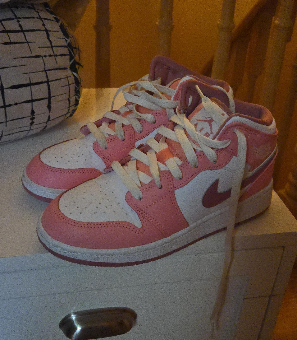 Nike Air Jordan 1 Mid Pink/White