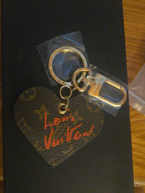 Louis Vuitton Heart Key Holder thumbnail