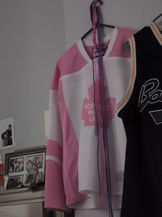 Toronto Maple Leafs Hockey Jersey - Pink & White thumbnail