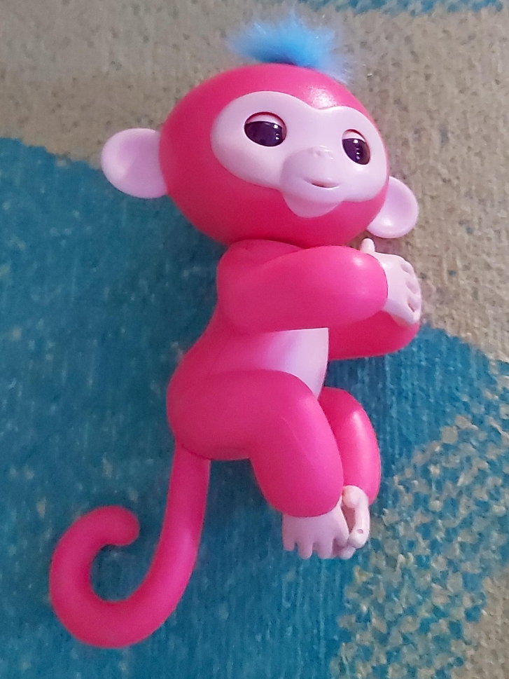 Fingerlings Interactive Baby Monkey - Pink thumbnail