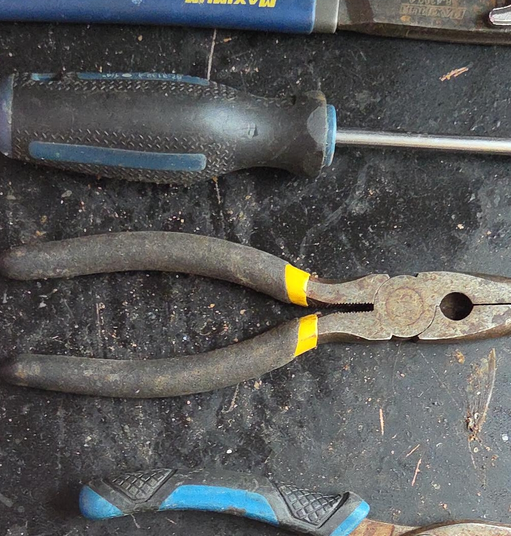Used Pliers and Screwdriver Set thumbnail