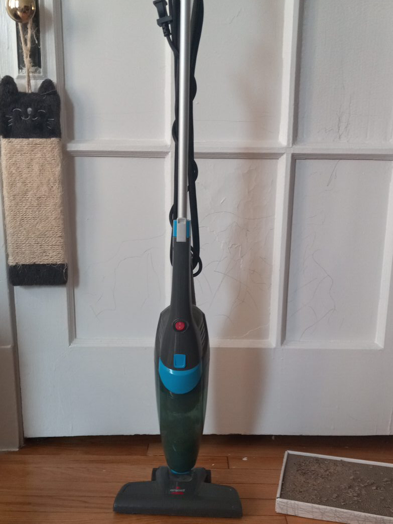 Bissell Vacuum Cleaner Model 2030 thumbnail