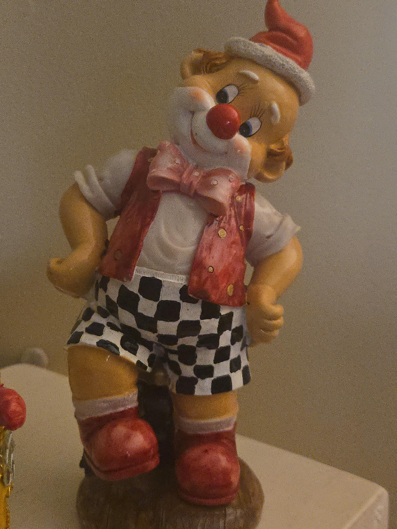 Clown Figurine thumbnail