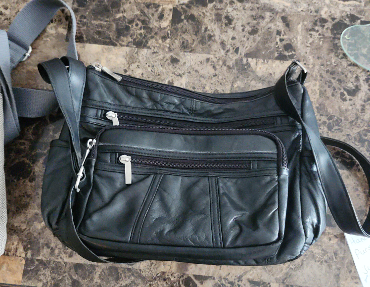 judypao woman leather handbag thumbnail