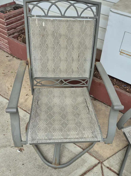 Outdoor Swivel Patio Chairs - Set of 2 🇨🇦