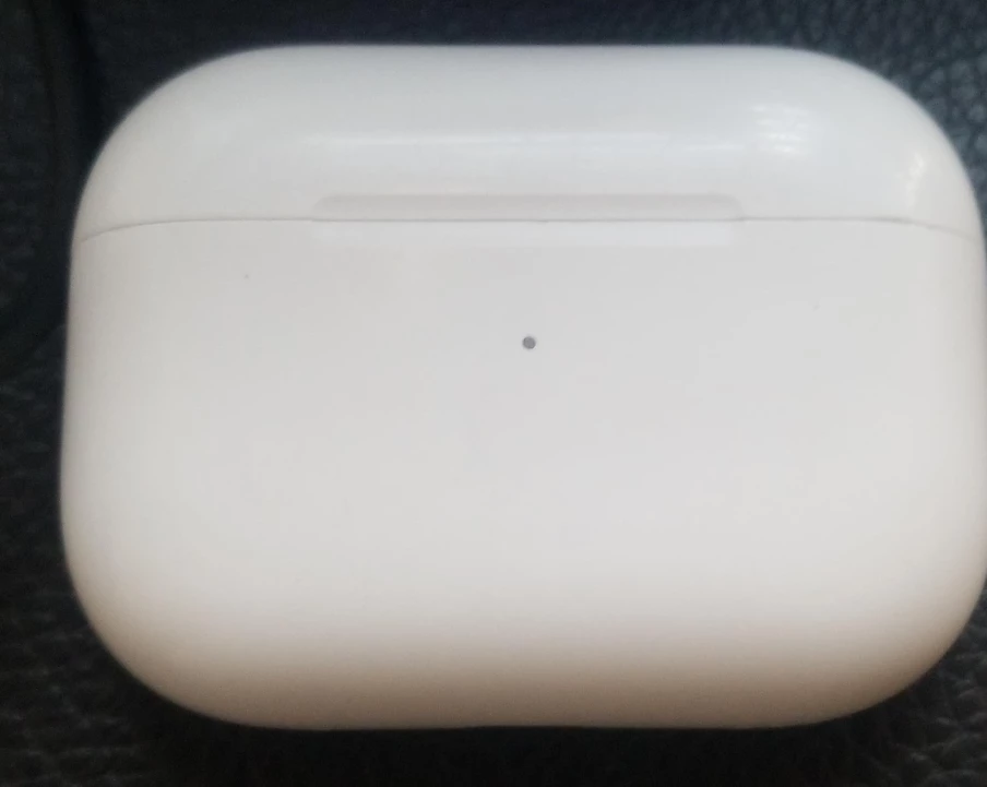 Apple AirPods Pro Case - White thumbnail
