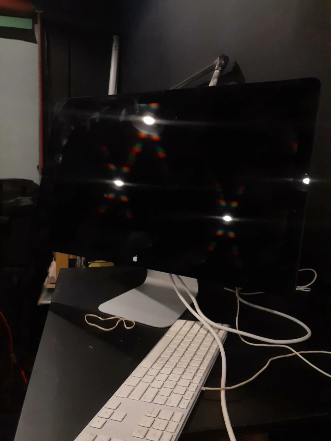 Apple iMac with Keyboard thumbnail