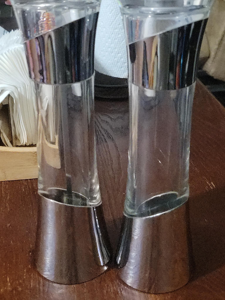 Cole & Mason Derwent Salt & Pepper Grinders image indicator(1)