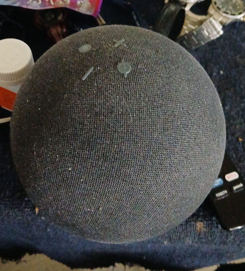 Amazon Echo Dot (4th Gen) Smart Speaker thumbnail