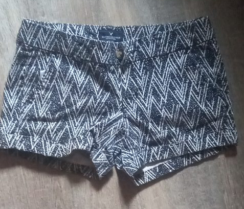 American Eagle Printed Shorts thumbnail