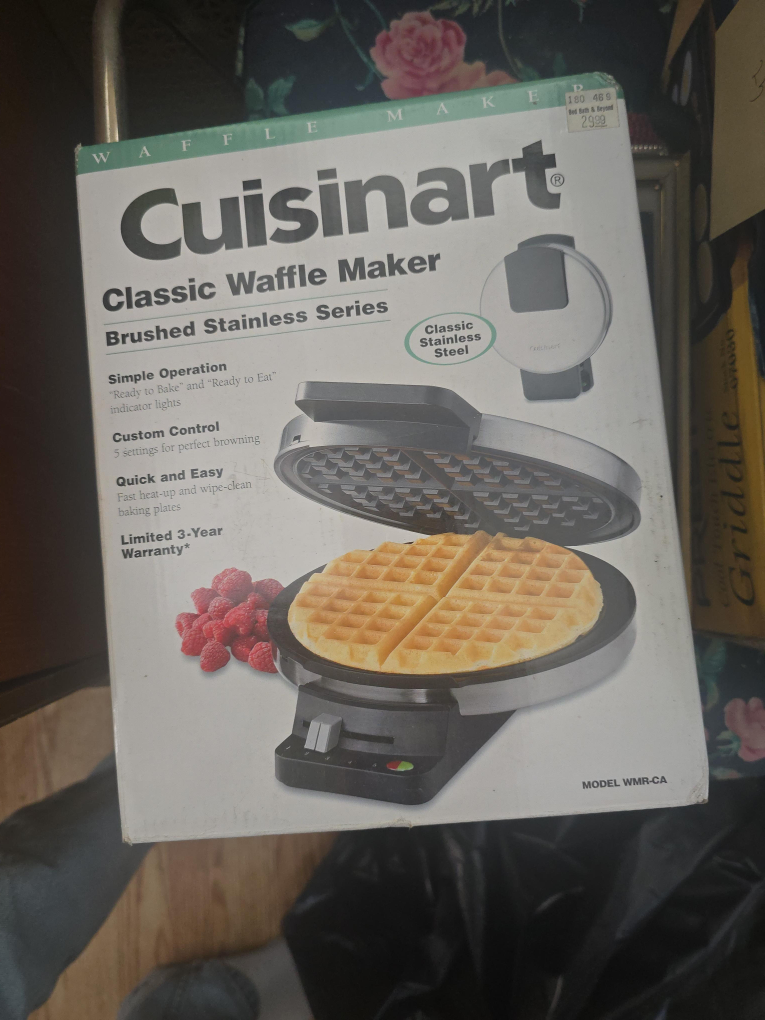 Cuisinart Classic Waffle Maker - Like New! thumbnail