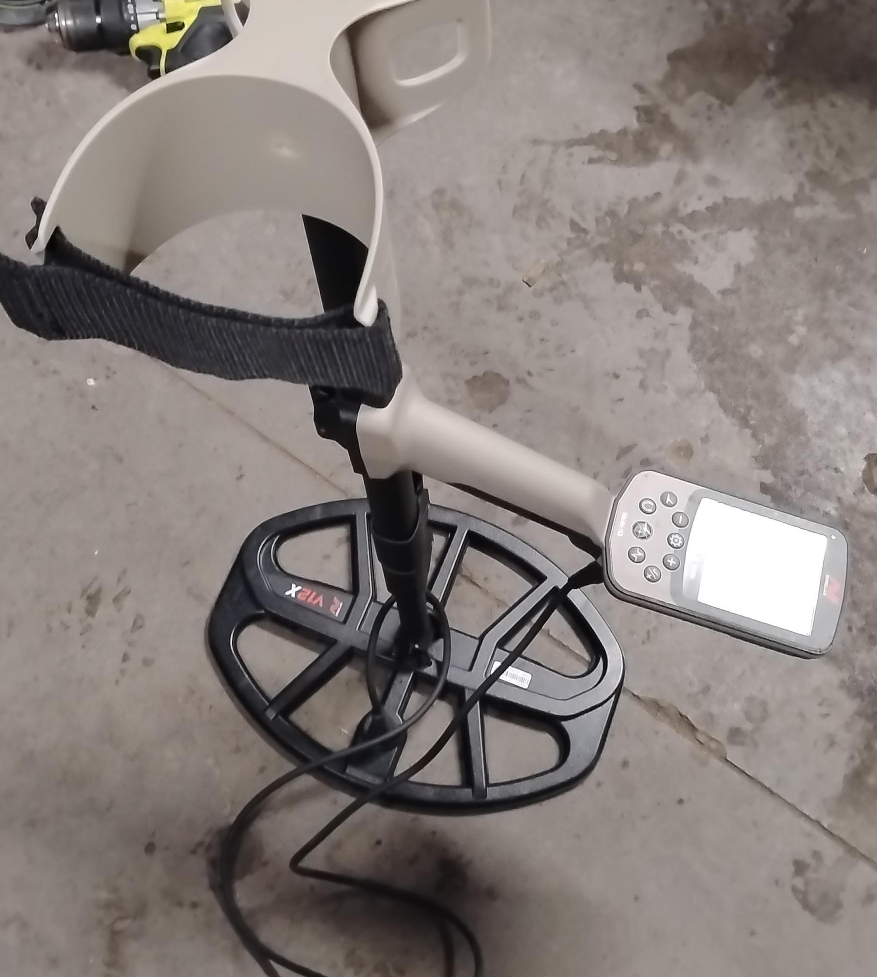 Minelab Equinox 800 Metal Detector thumbnail