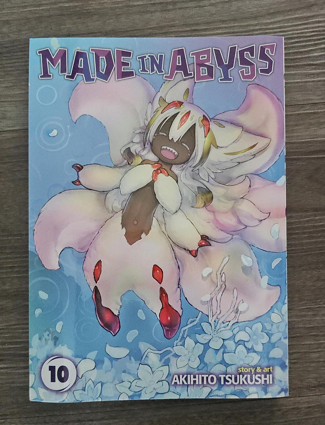 Made in Abyss Vol. 10 by Akihito Tsukushi thumbnail