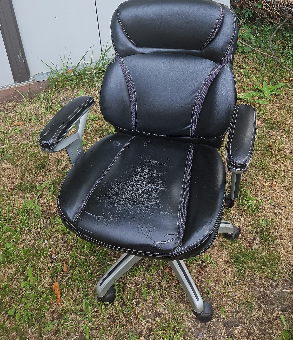 Black Office Chair - Some Wear thumbnail
