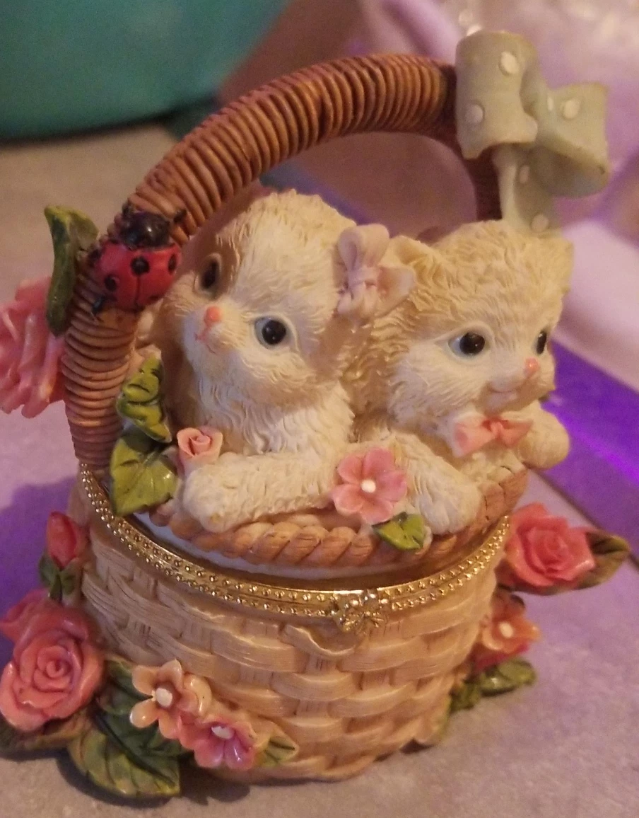 Kitten Figurine in Basket Trinket Box thumbnail