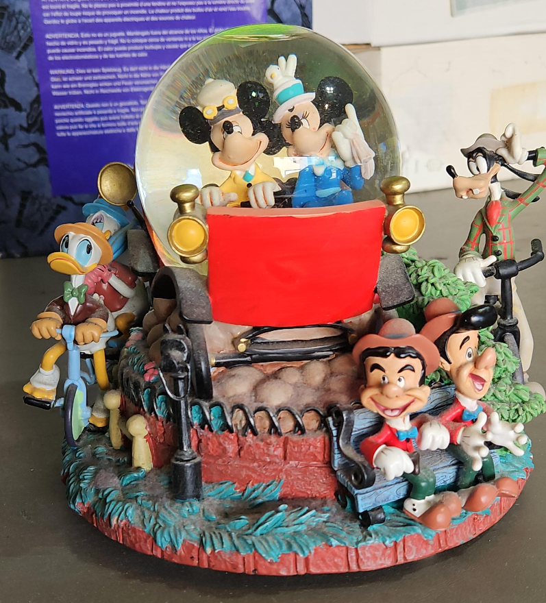Disney Mickey & Minnie Mouse Snow Globe thumbnail