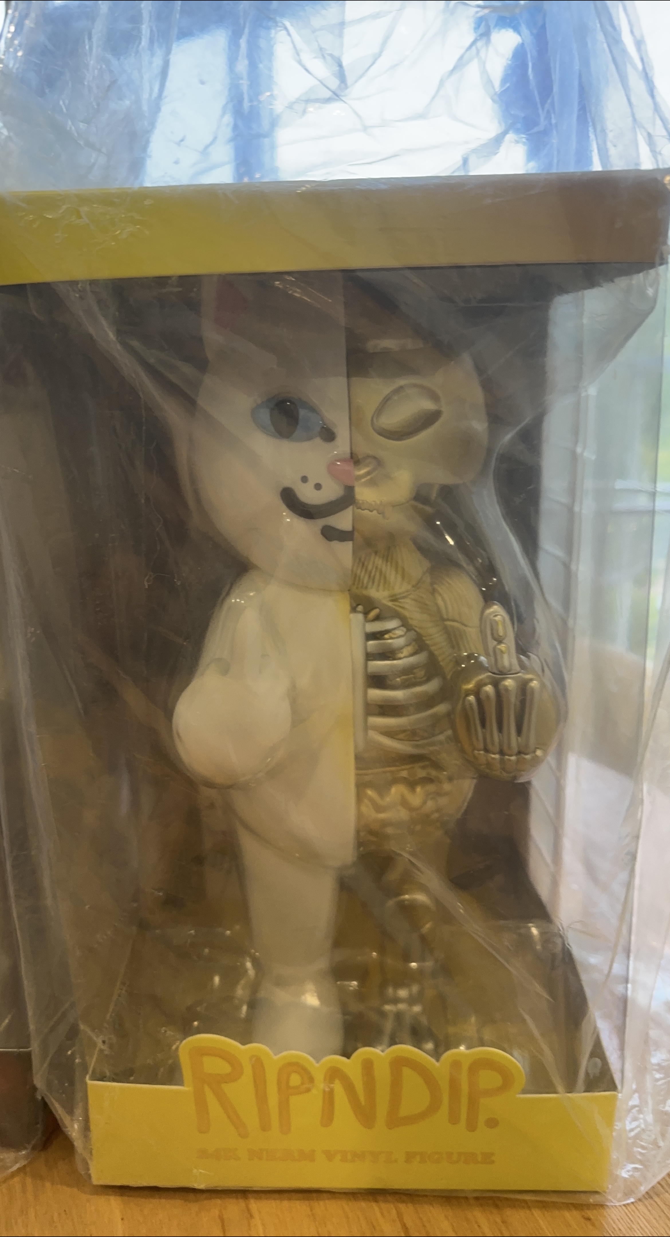 Ripndip 24K Neam Vinyl Figure thumbnail