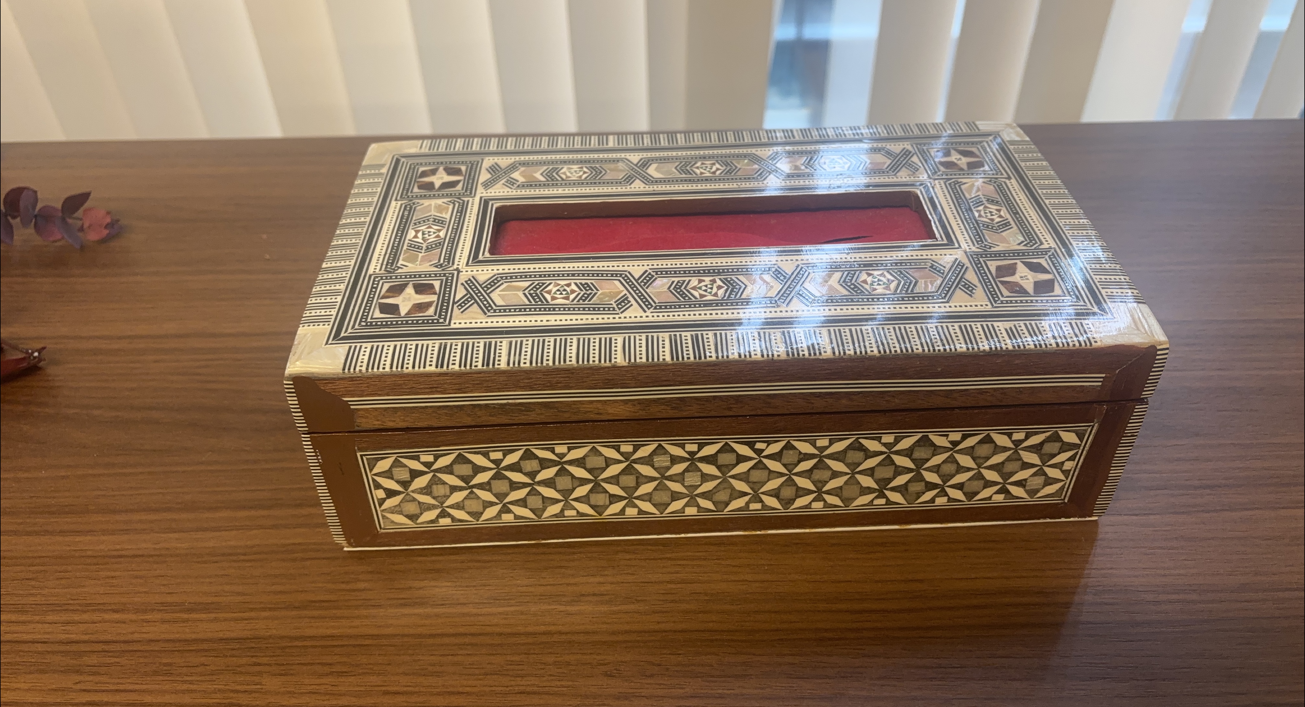 Hand Made Facial Tissue Wooden Box with Inlay Design thumbnail