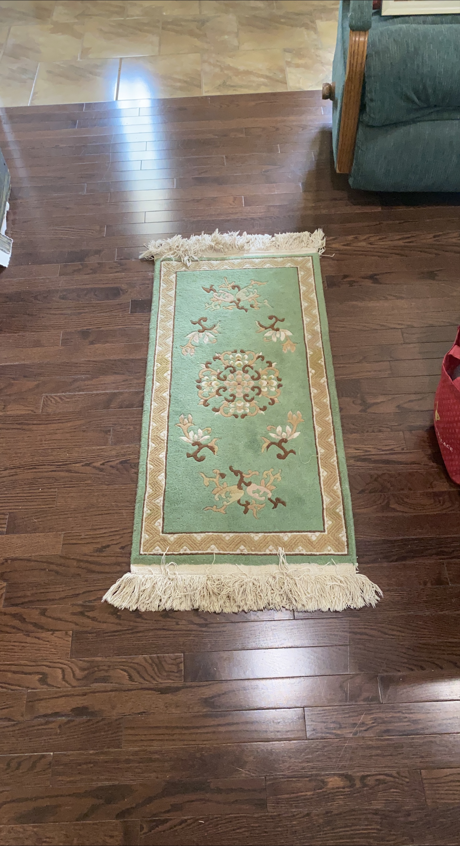 Small Green Decorative Rug thumbnail
