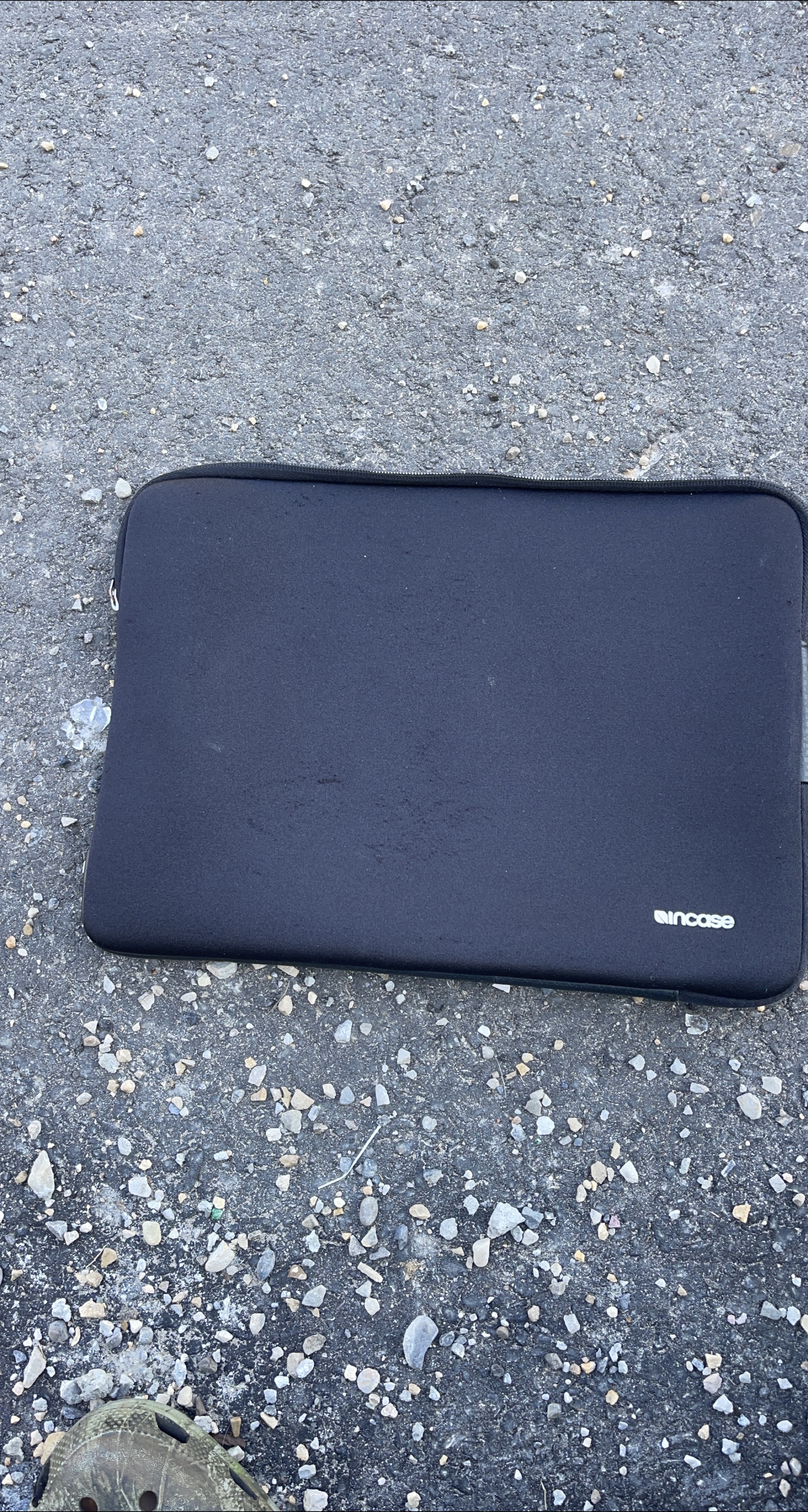 13 inch Incase Black Laptop Sleeve thumbnail