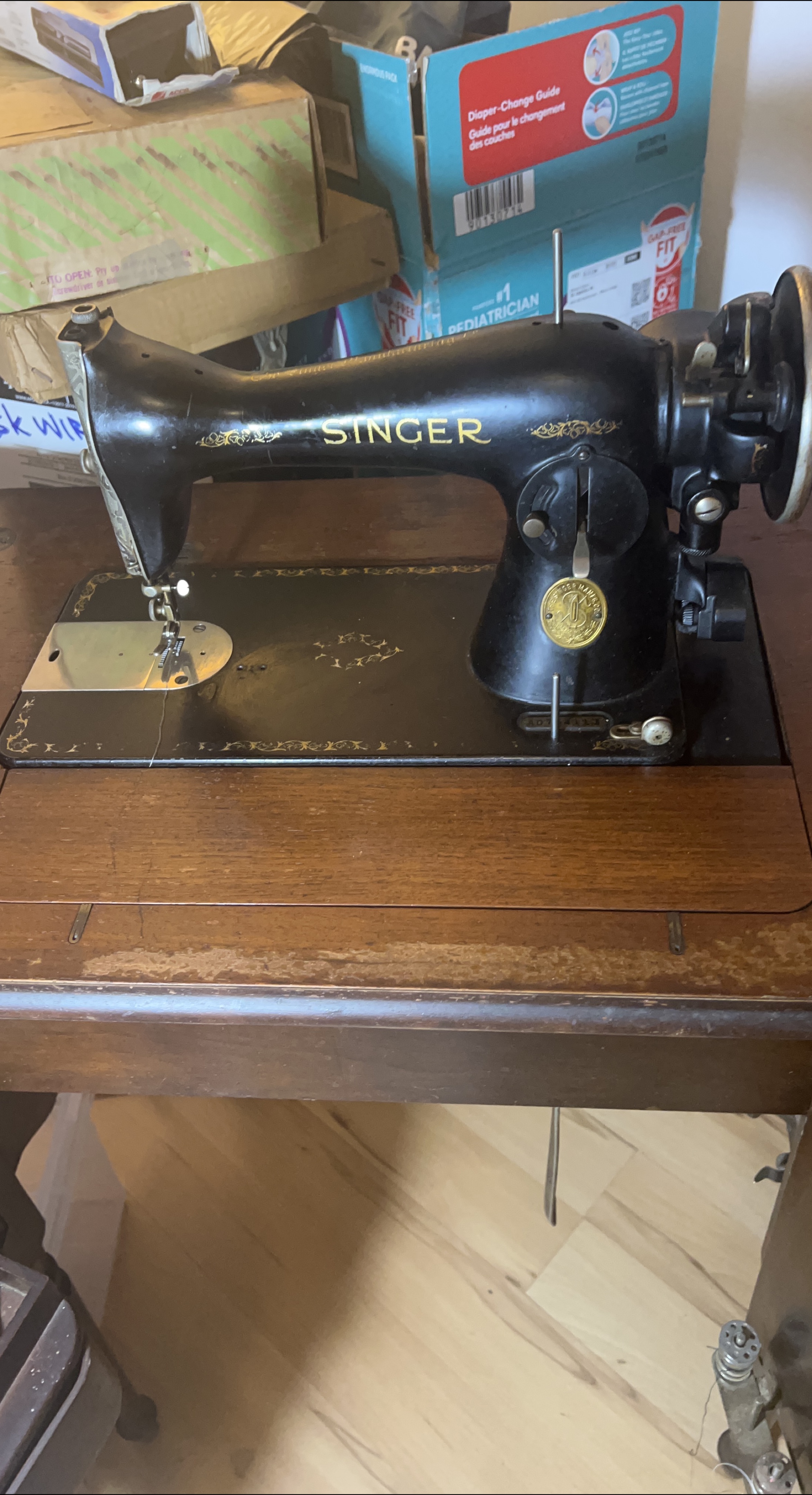 Vintage Singer Sewing Machine thumbnail