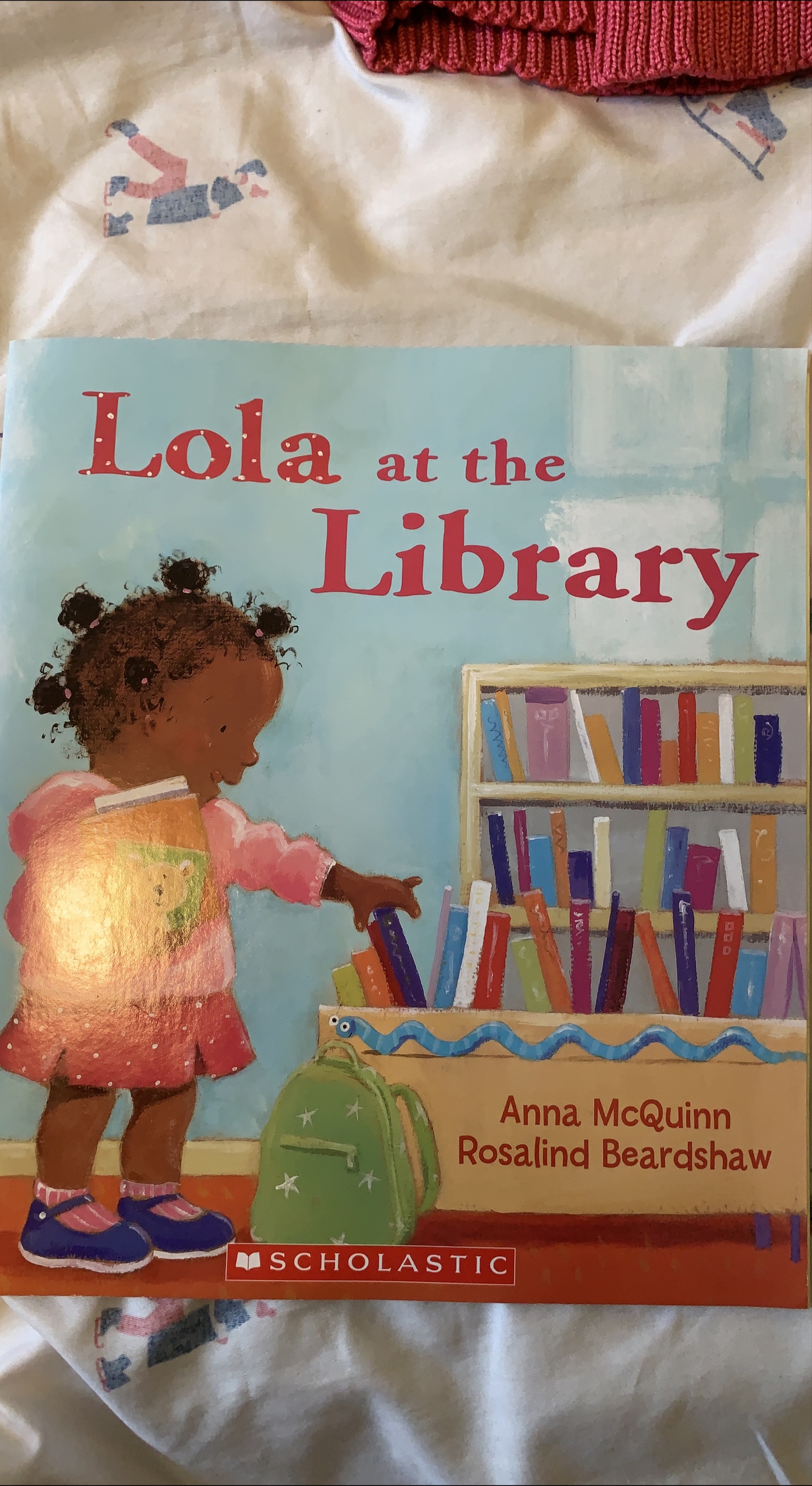 Lola at the Library by Anna McQuinn thumbnail