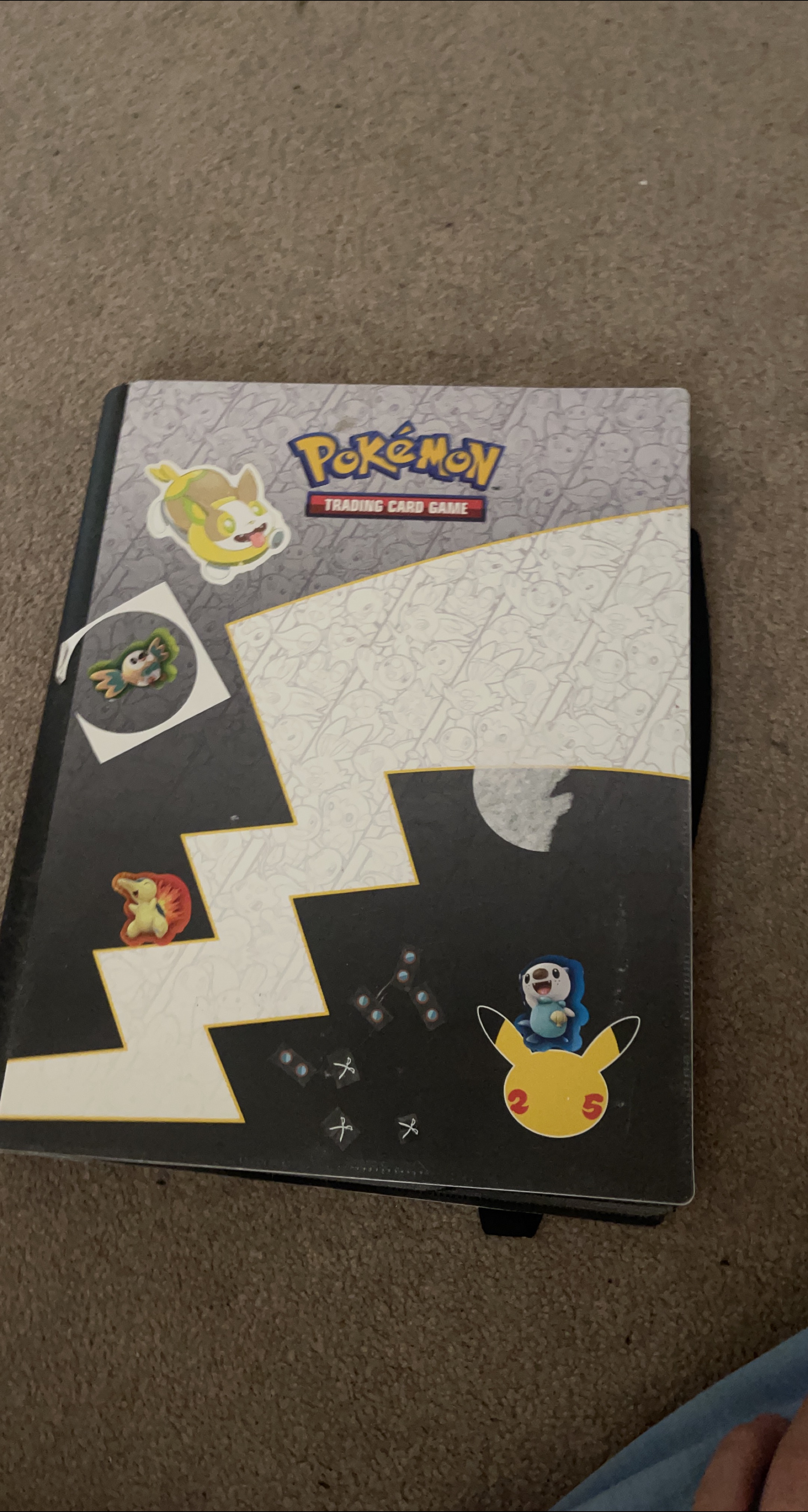 Pokémon Trading Card Game Binder with Cards thumbnail
