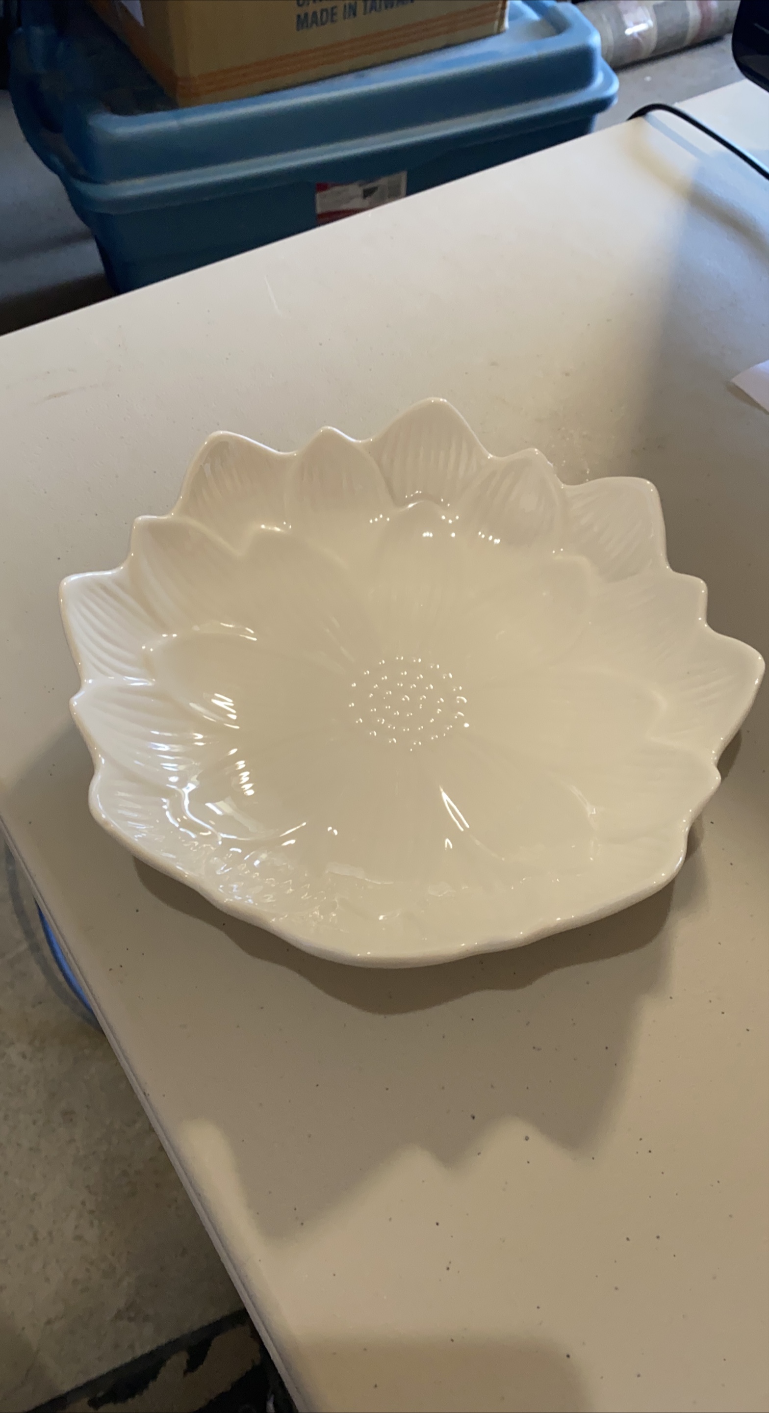 White Flower Shaped Serving Platter thumbnail