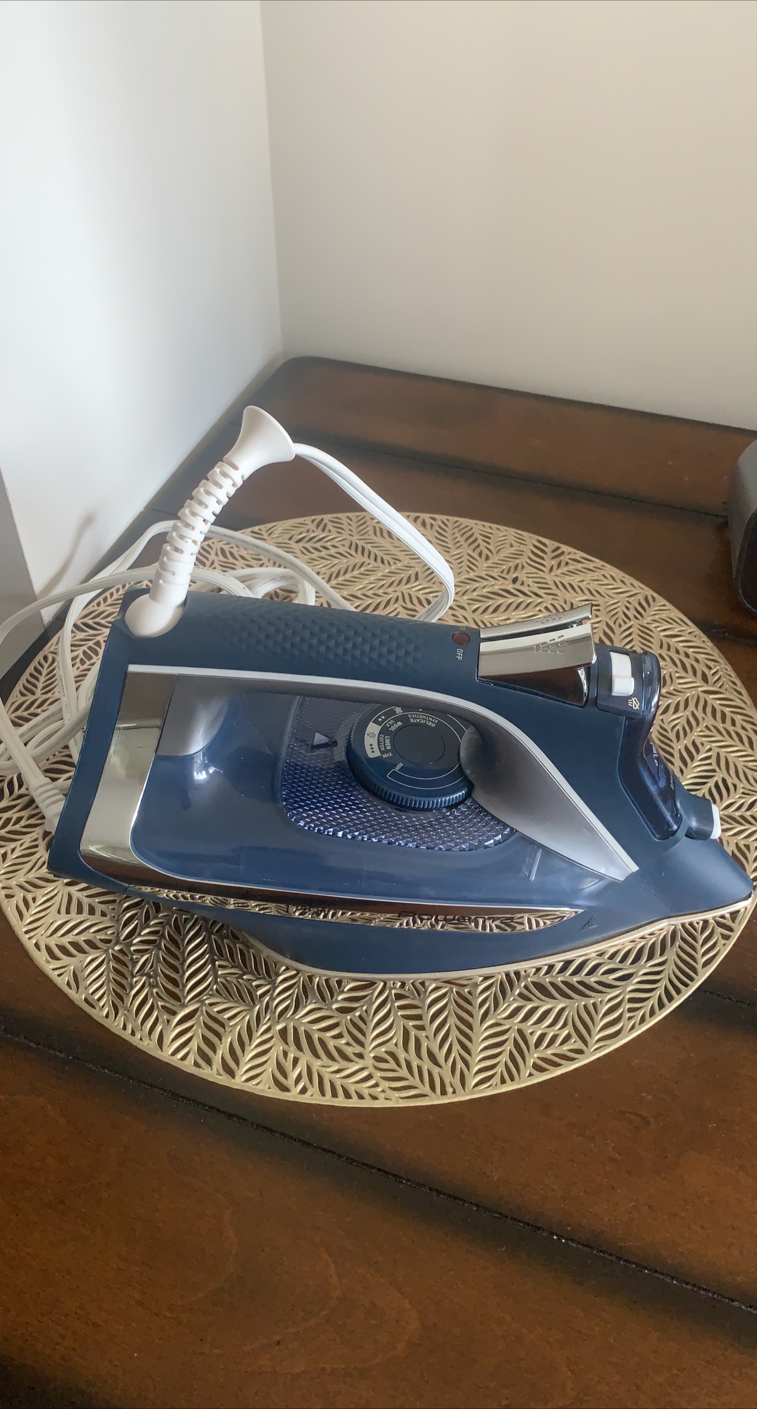 Moving sale - Rowenta Blue Iron thumbnail