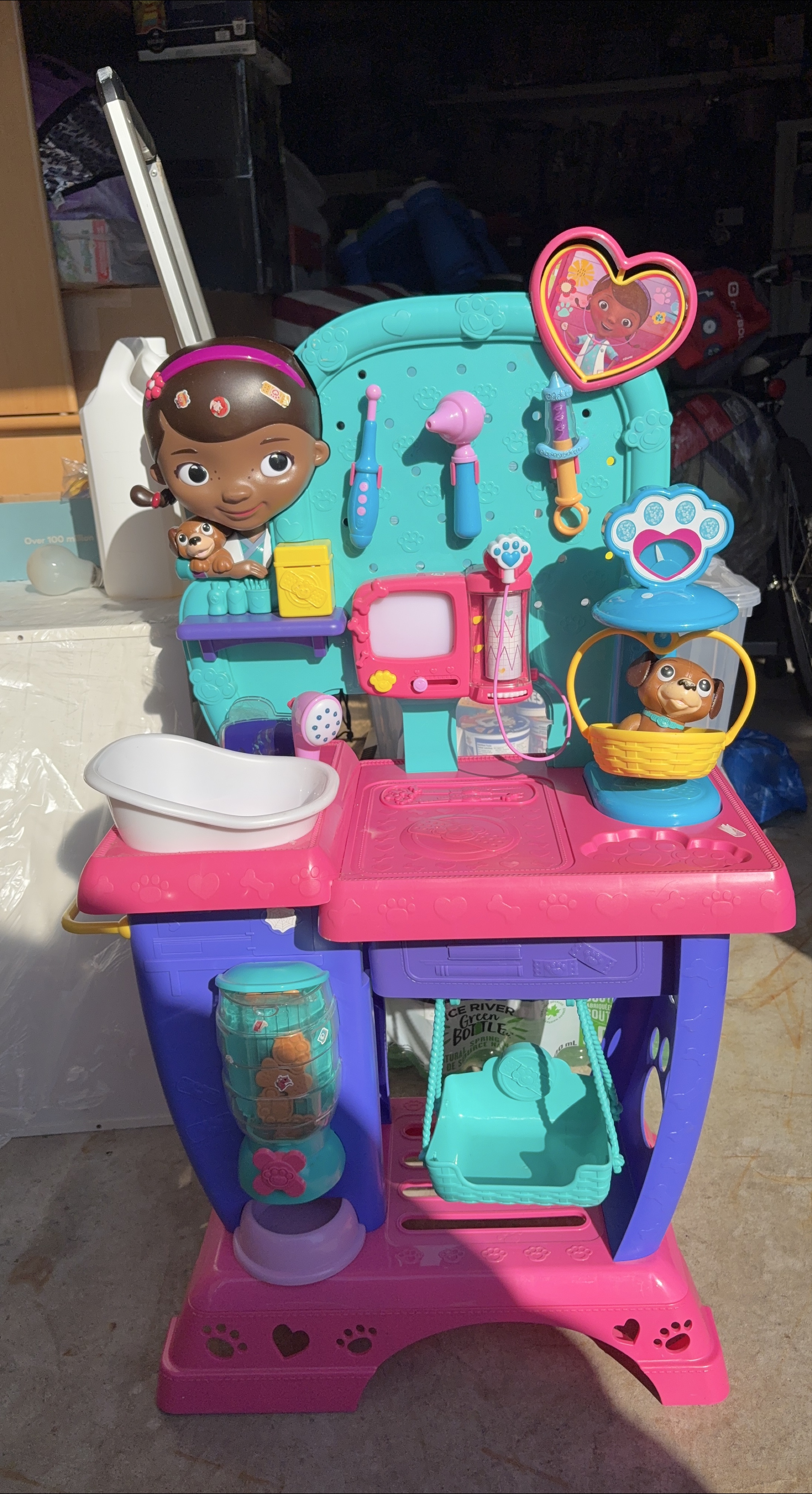 Doc McStuffins Pet Rescue Mobile Playset thumbnail