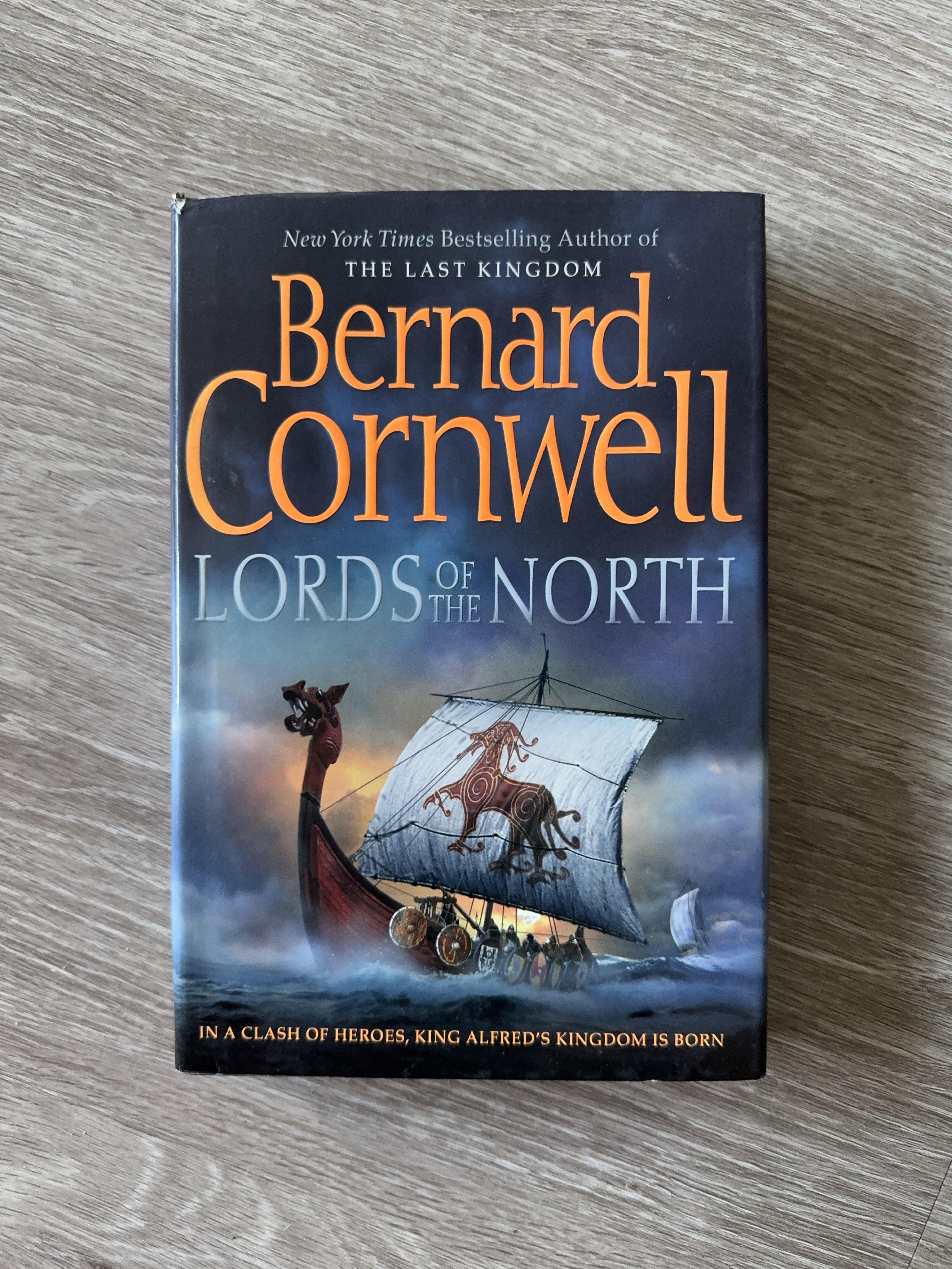 Lords of the North by Bernard Cornwell thumbnail