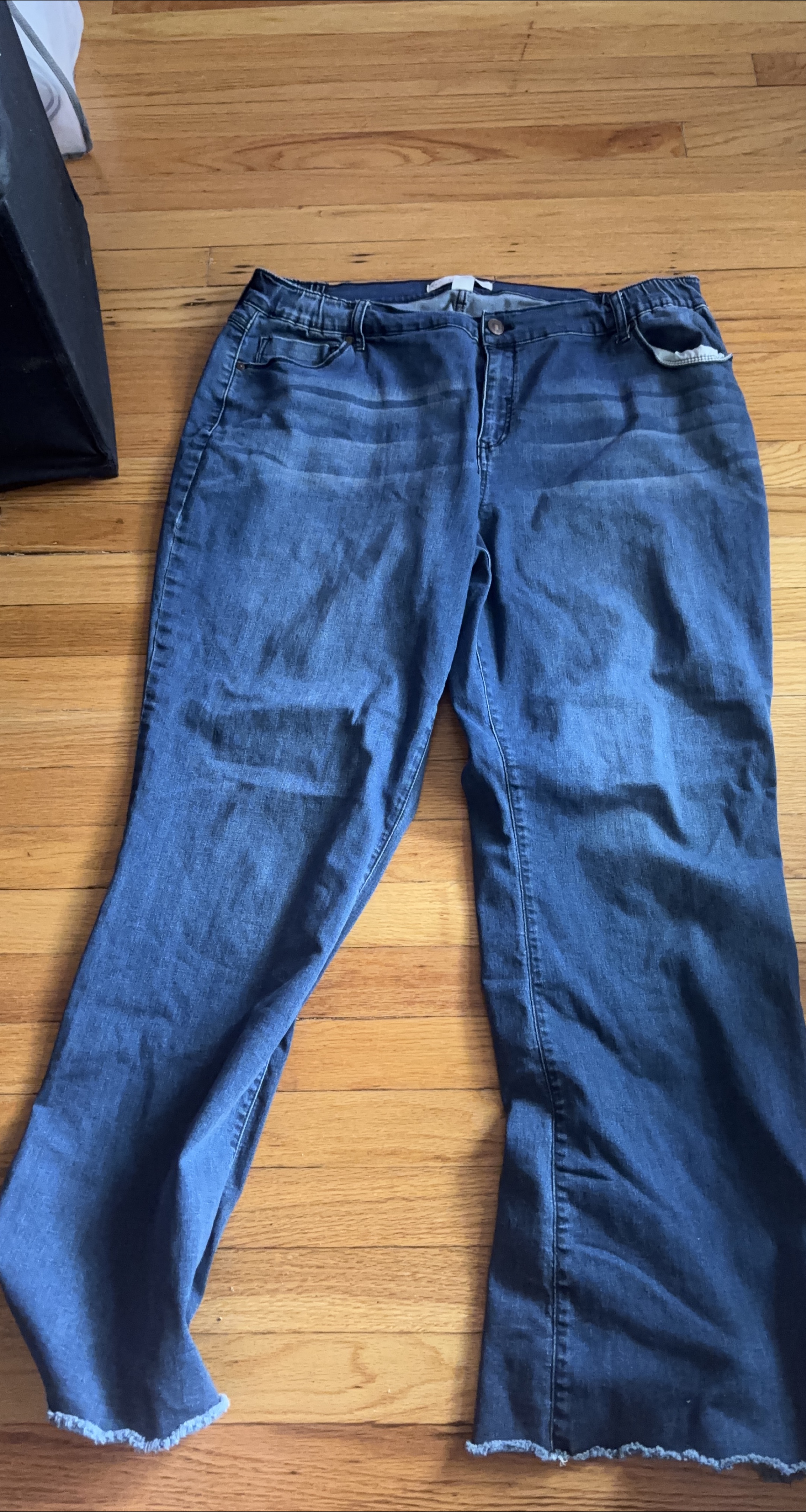 Est. 1946 Denim Jeans - Size 18W thumbnail