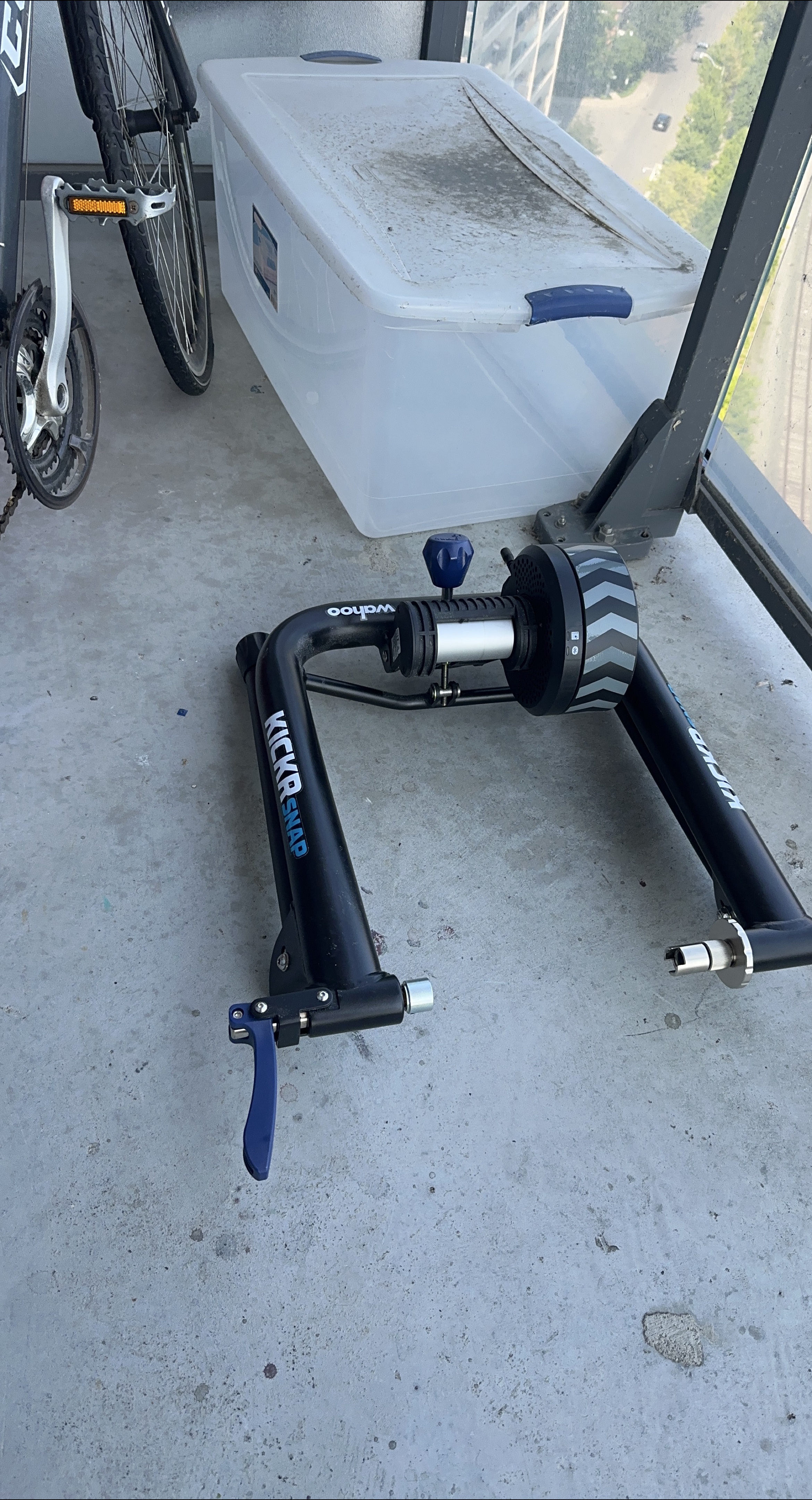 Wahoo KICKR SNAP Bike Trainer thumbnail
