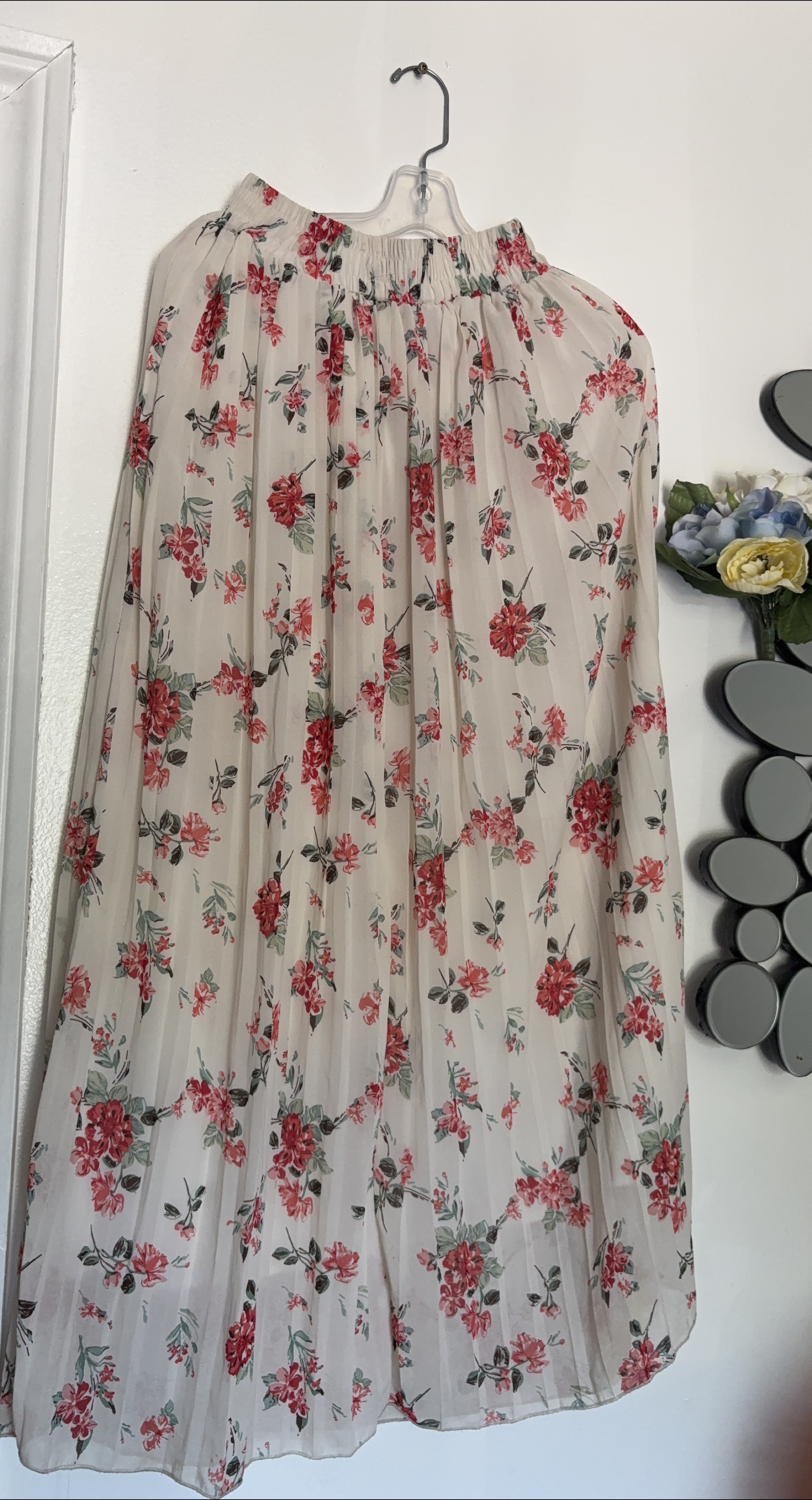 Floral Print Pleated Skirt thumbnail