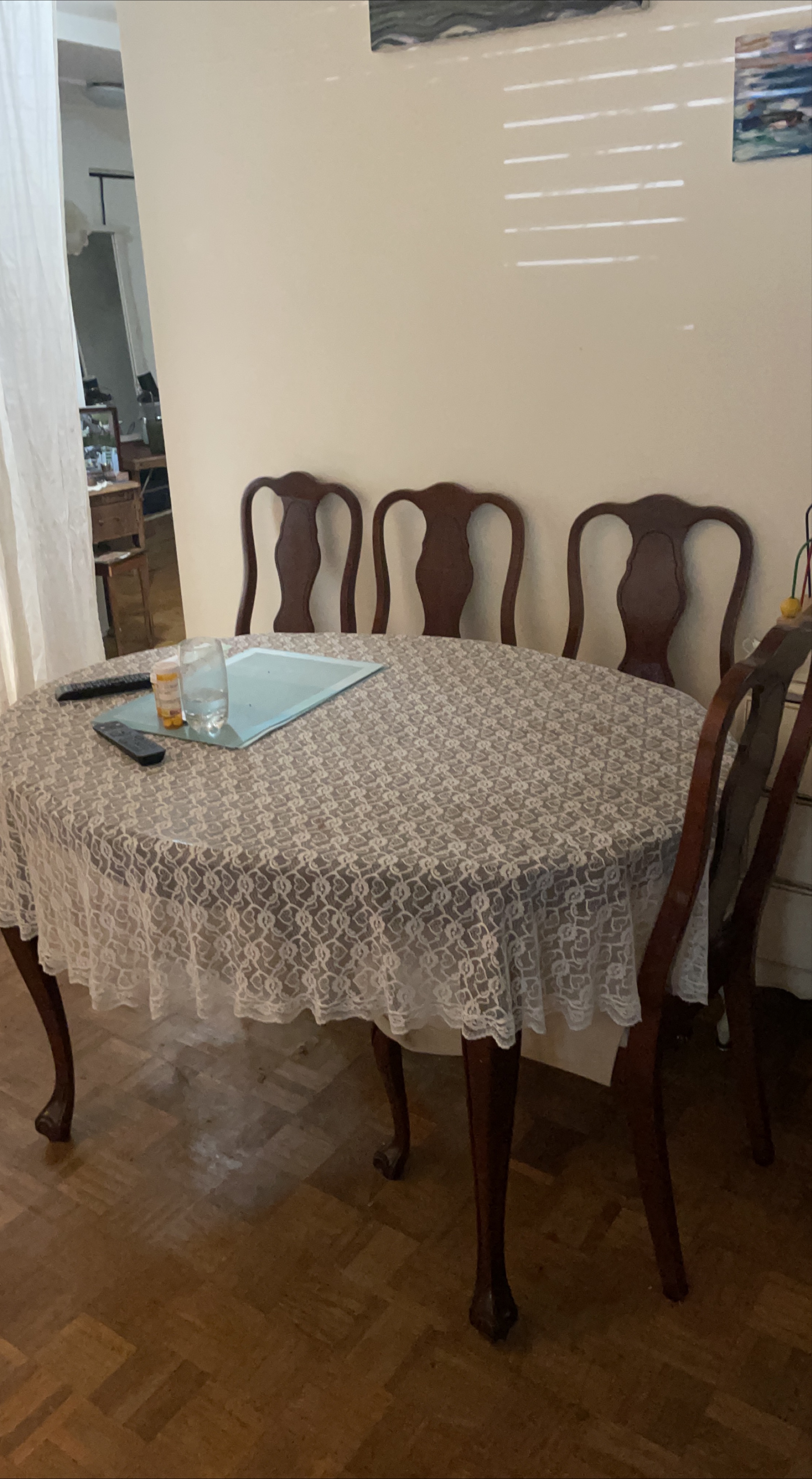 Round dining table with 4 chairs thumbnail