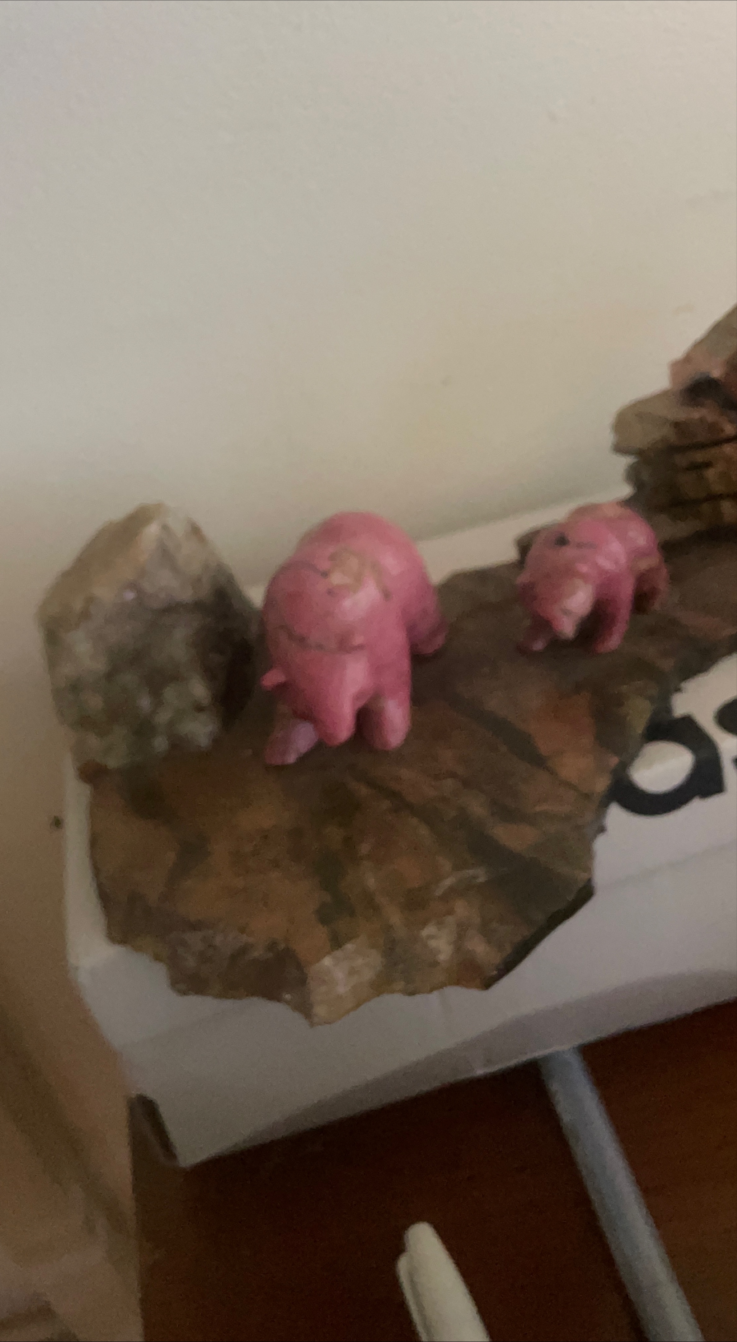 Pink Stone Bear Figurines thumbnail